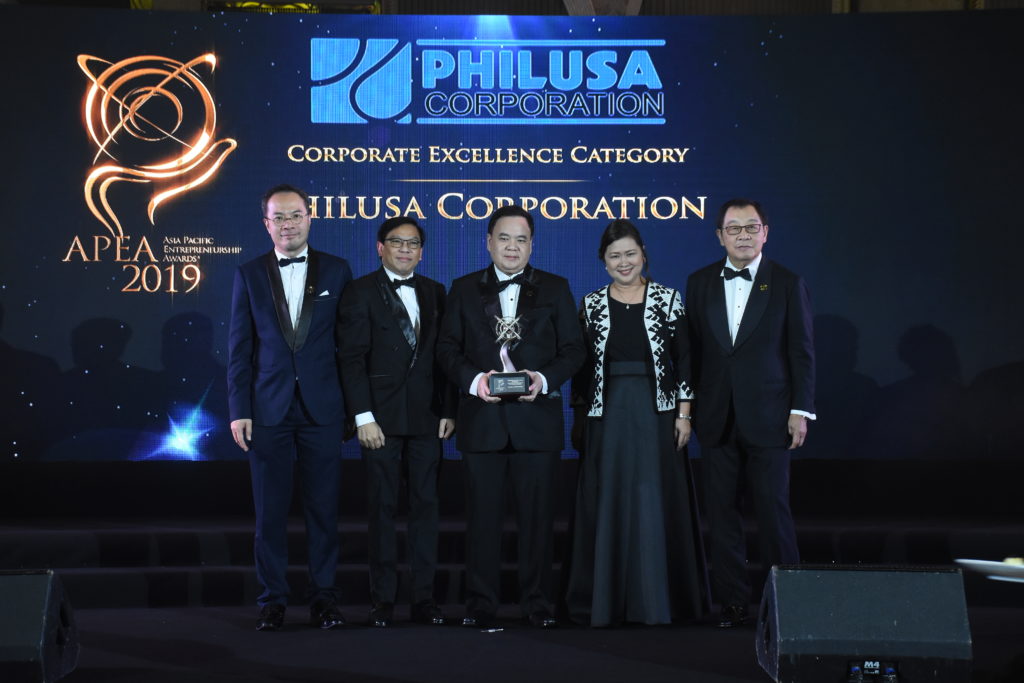 Philusa Apea 2019 Awarding Photo